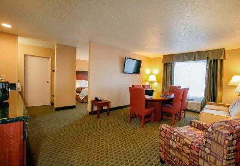 Fairfield & Detroit Hotel