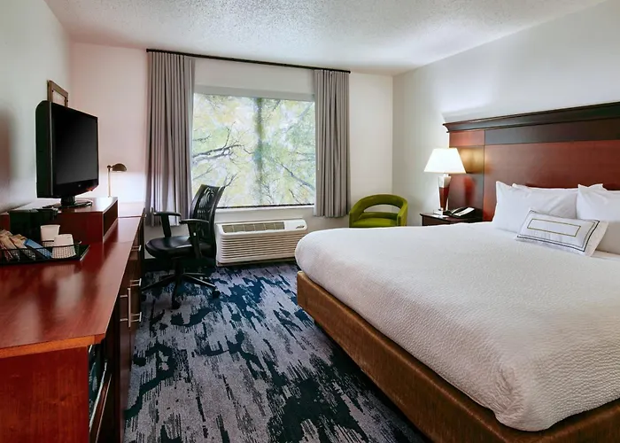 Fairfield Inn & Suites Detroit Livonia